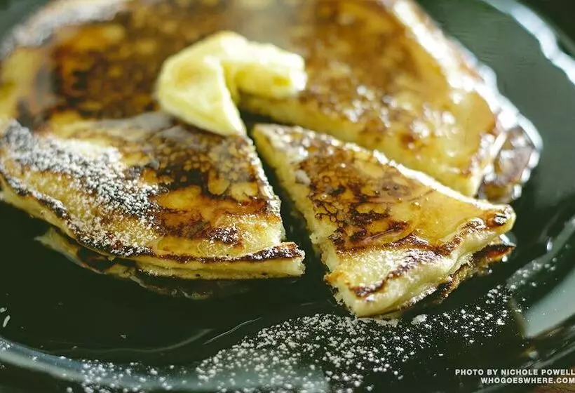 Kama Bangkok   Boutique Bed & Breakfast   Hostel