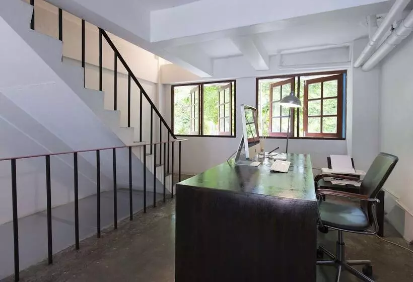 Kama Bangkok   Boutique Bed & Breakfast   Hostel