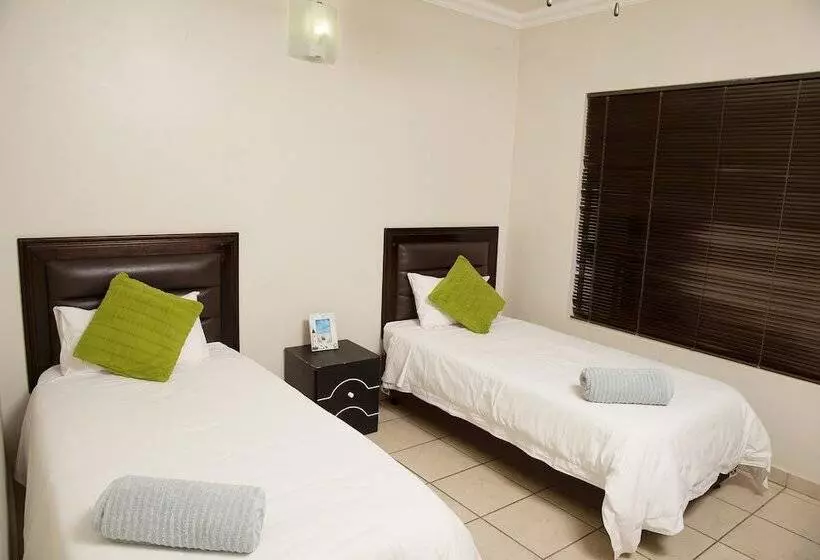 Palm Valley Inn And Day Spa