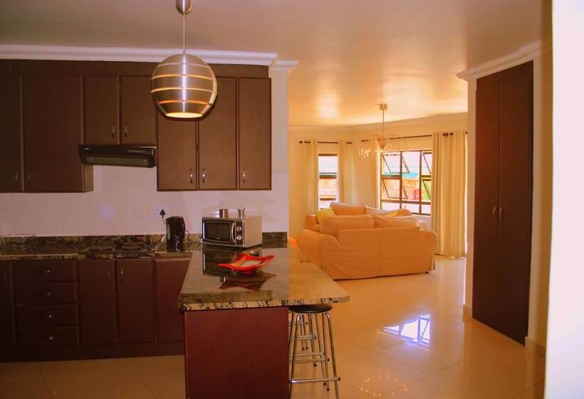 Palm Valley Inn And Day Spa