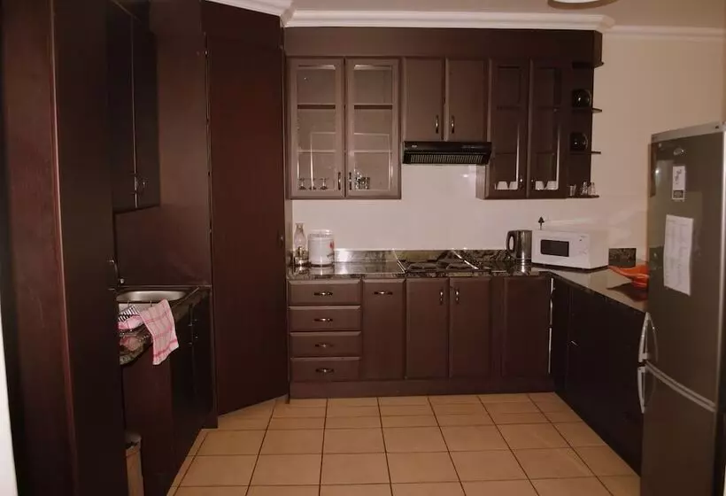 Palm Valley Inn And Day Spa