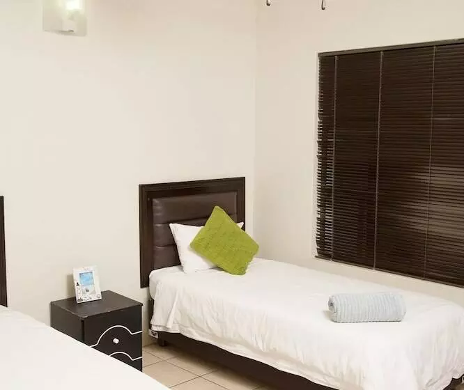 Palm Valley Inn And Day Spa