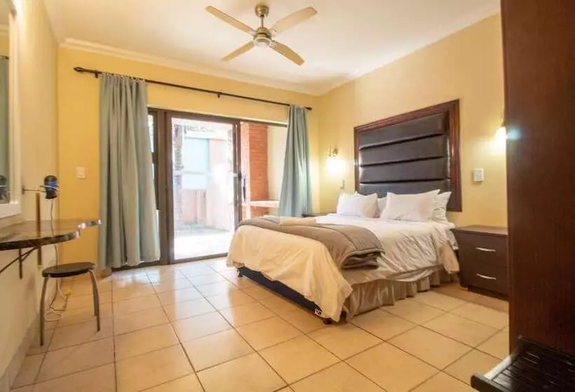 Palm Valley Inn And Day Spa