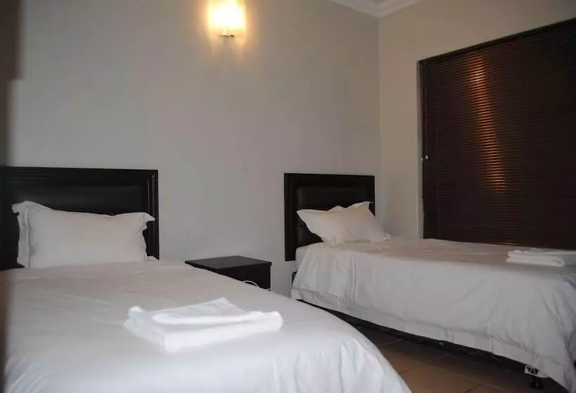 Palm Valley Inn And Day Spa