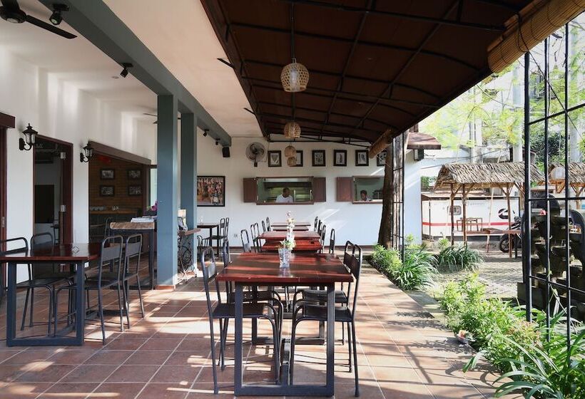 White Goose Boutique