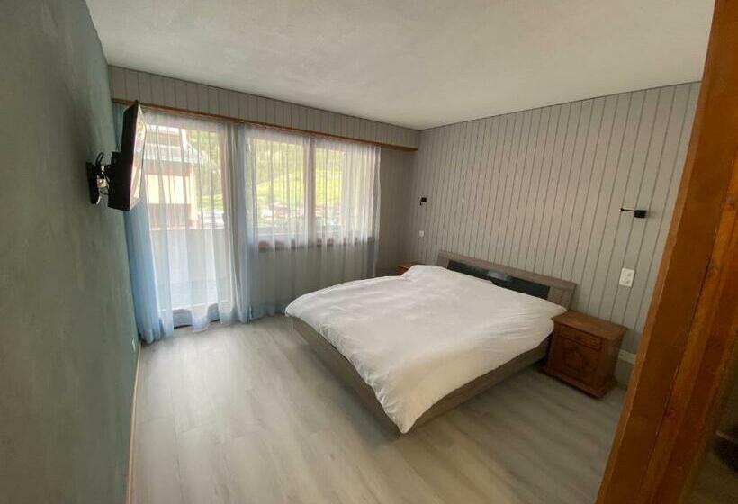 Общежитие Auberge Des Charmettes, Chez Chantal Et Yves