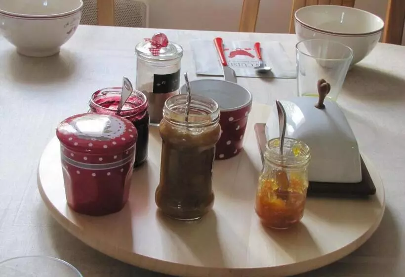 تختخواب و صبحانه Au Gré De Laloire