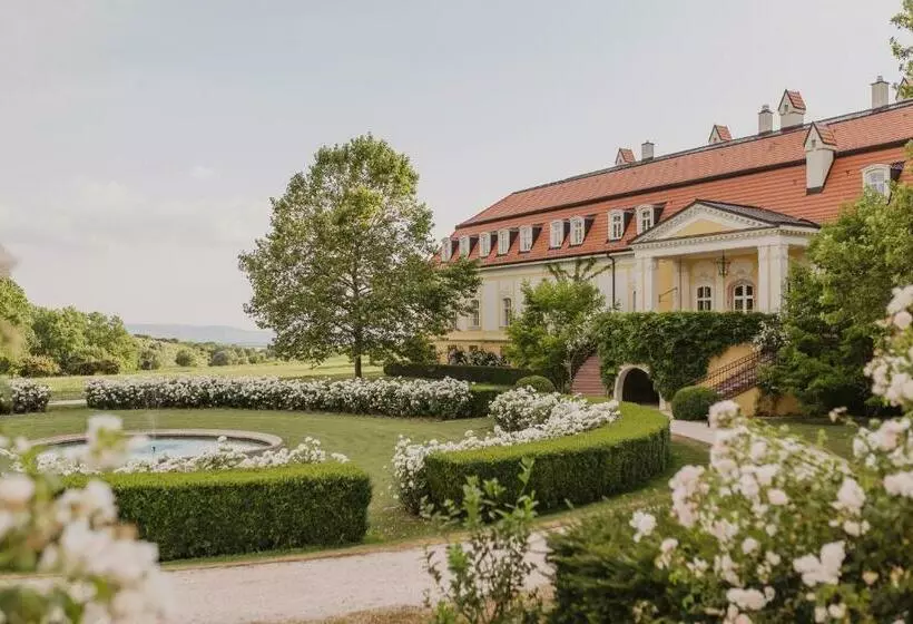 Hotelli Château Bela