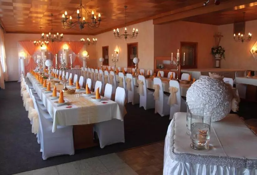 Hotelli Landgasthof Linden