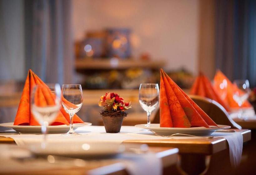 בית מלון כפרי Landgasthof Linden