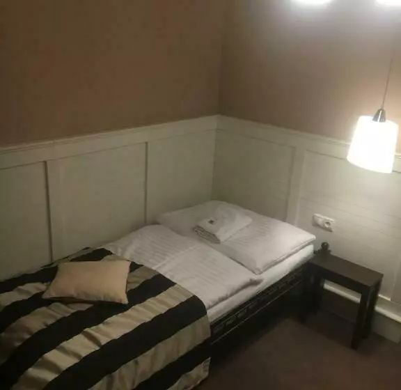 ホテル Pension Eden