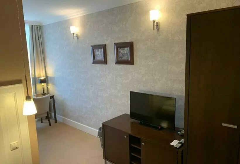 ホテル Pension Eden