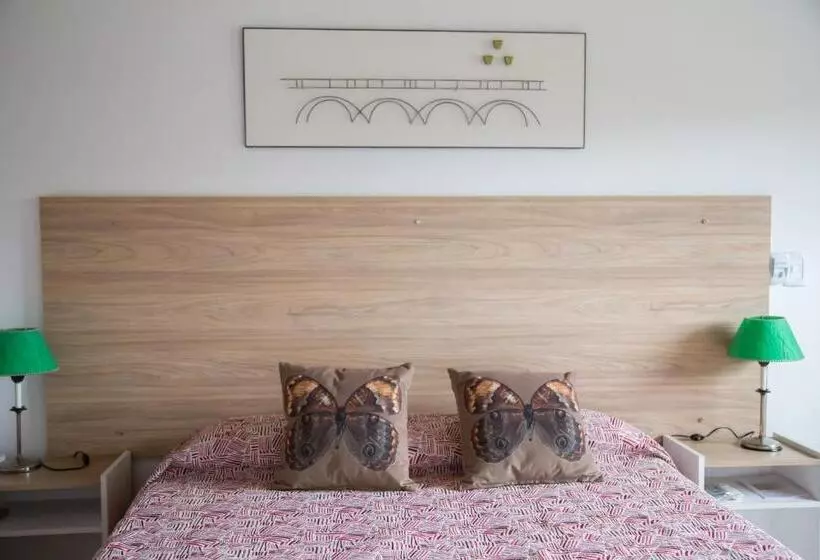 ユースホステル Posada Del Manzano