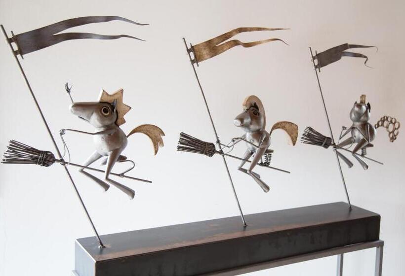 هاستل Posada Del Manzano