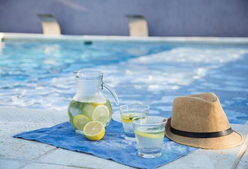 هاستل Posada Del Manzano