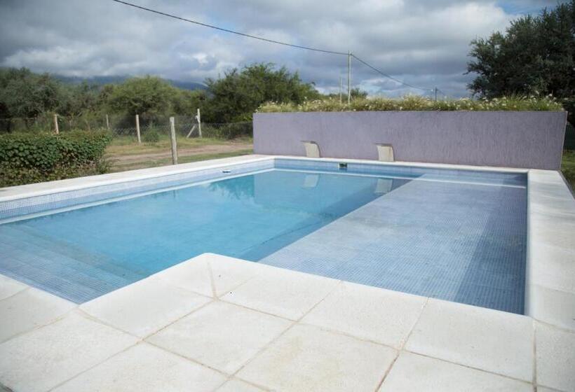 هاستل Posada Del Manzano