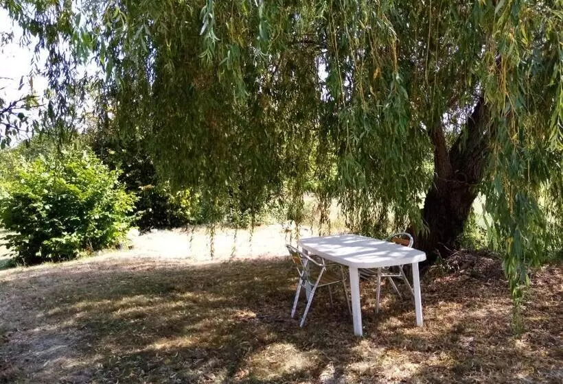 ベッドアンドブレックファースト Ancienne école De Colombier