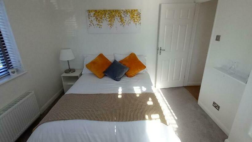 مبيت وإفطار Barn Farm Guest House