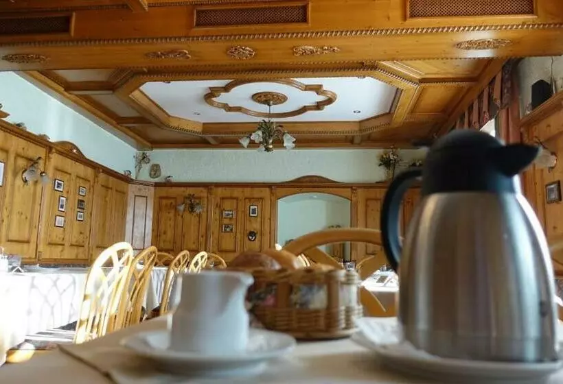 Hotelli Lindenhof Hetzenbach