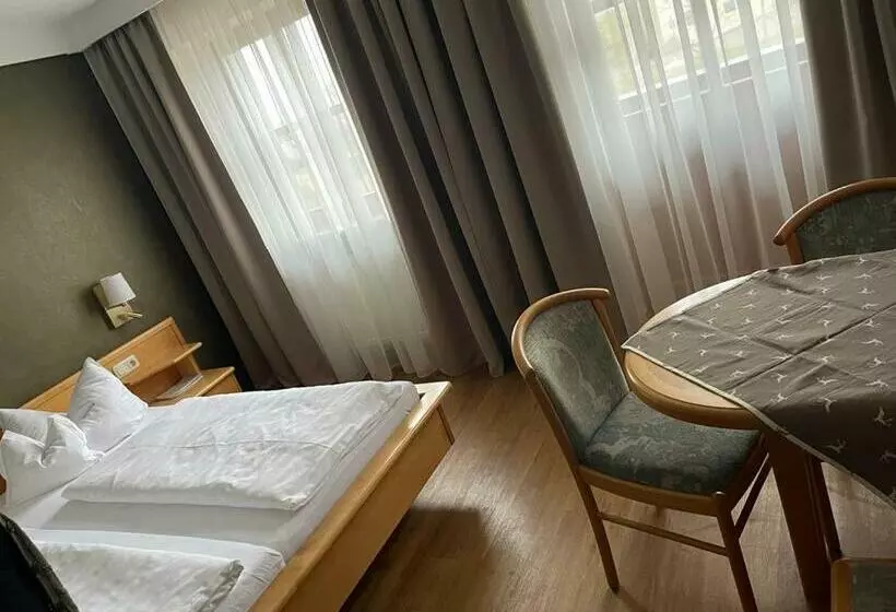 Hotelli Lindenhof Hetzenbach