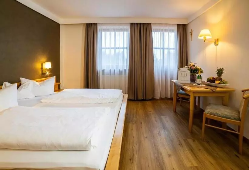 Hotelli Lindenhof Hetzenbach