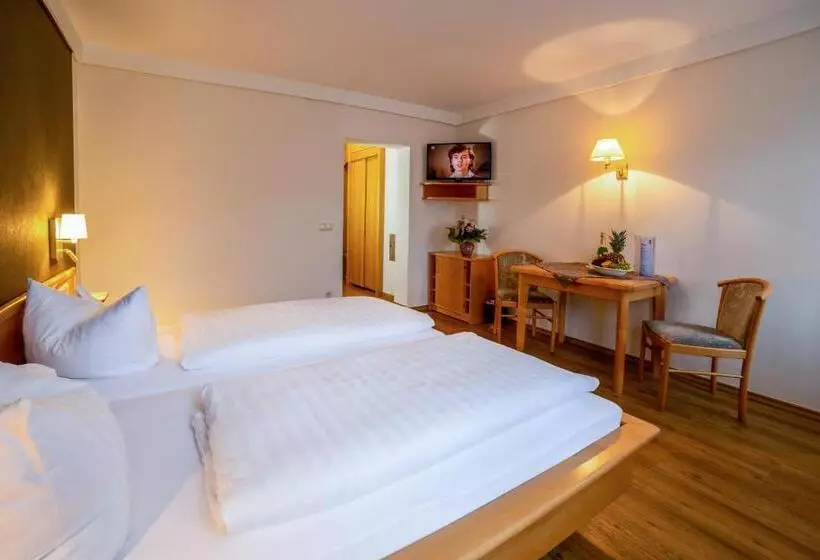 Hotelli Lindenhof Hetzenbach