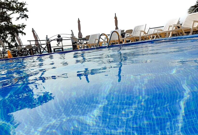 هتل Mi Paraíso Río Dulce