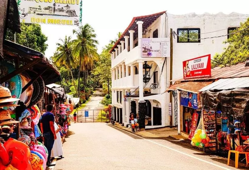 هتل Mi Paraíso Río Dulce