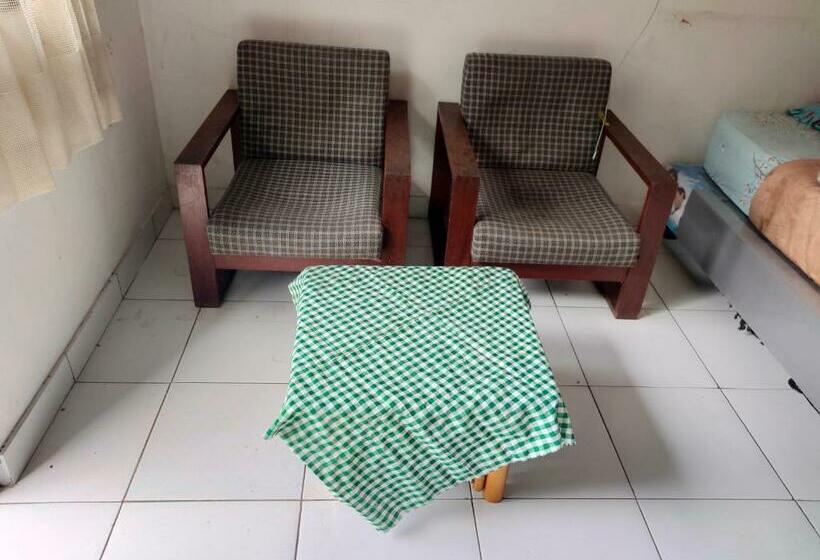 فندق Oyo 90445 Villa Beta Syariah