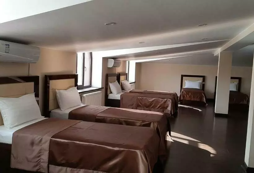 ホテル Pamir Palace