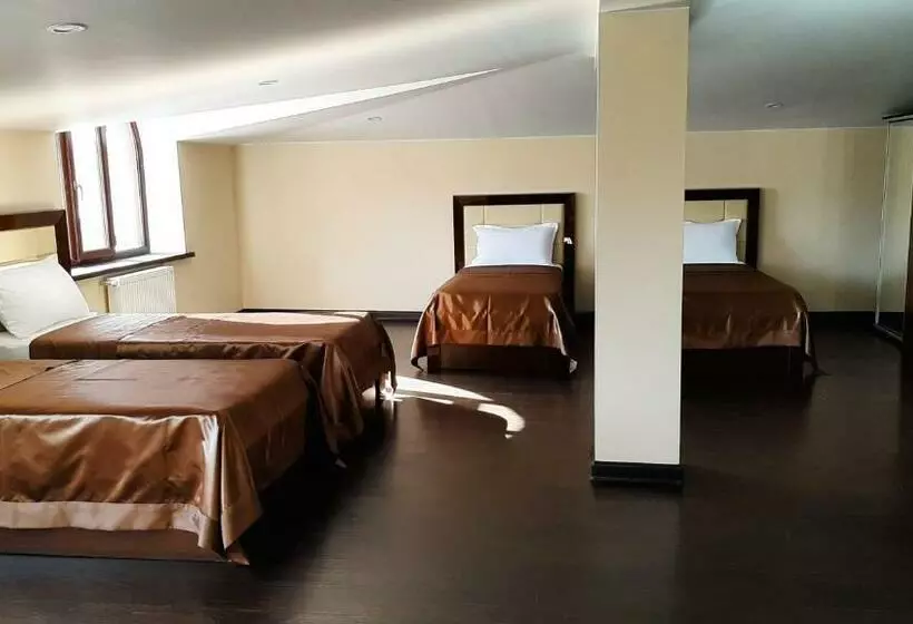 ホテル Pamir Palace