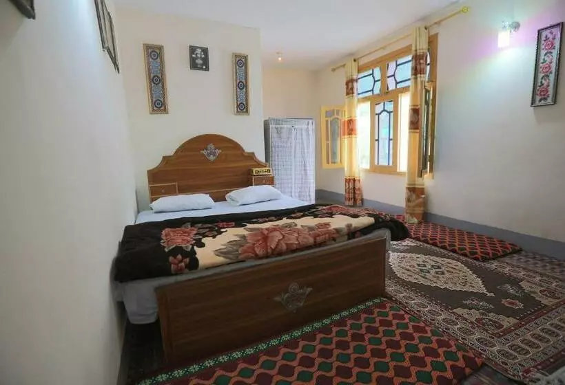 پانسیون Rashid Guest House