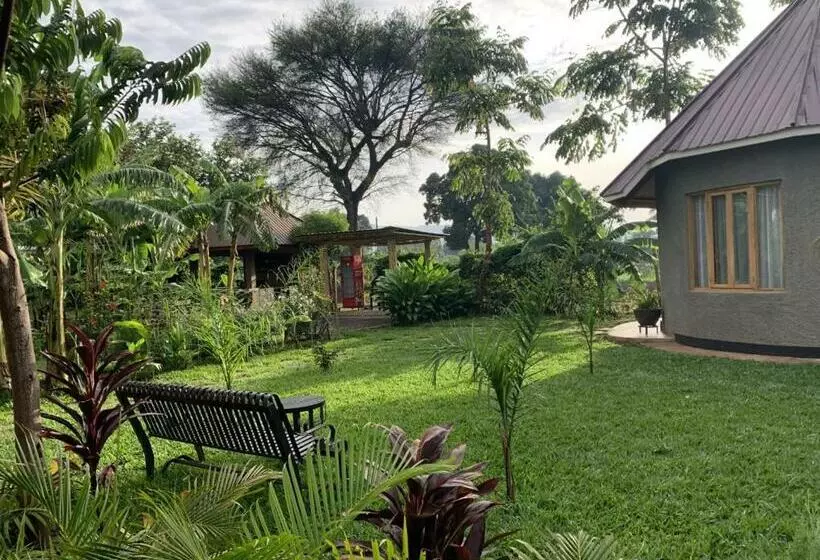 پانسیون Tulivu Kilimanjaro Retreat