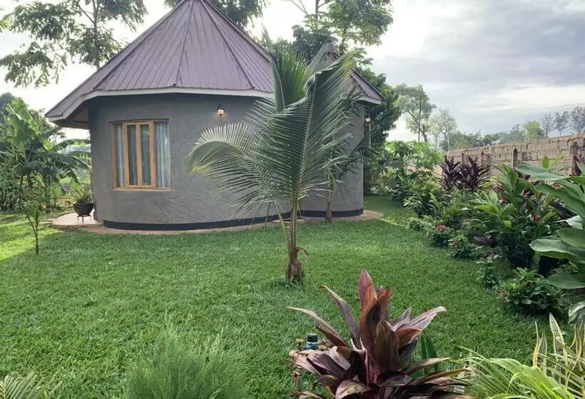 پانسیون Tulivu Kilimanjaro Retreat