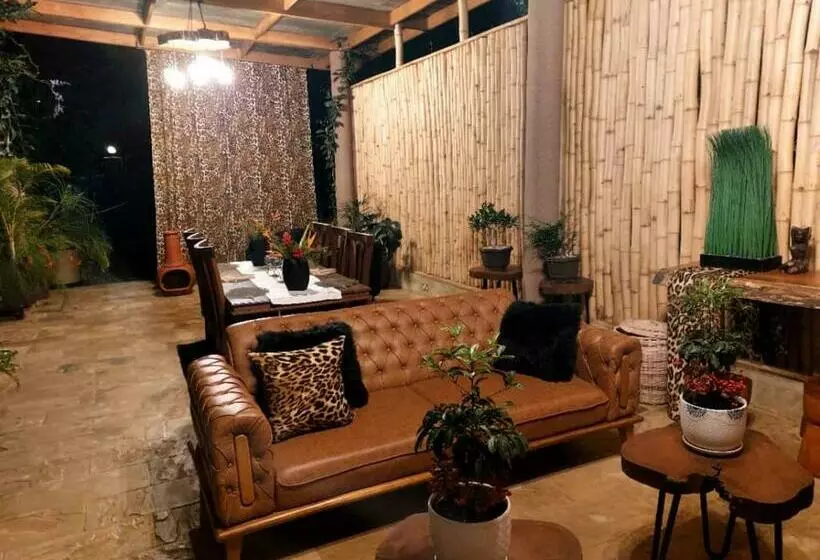 پانسیون Tulivu Kilimanjaro Retreat
