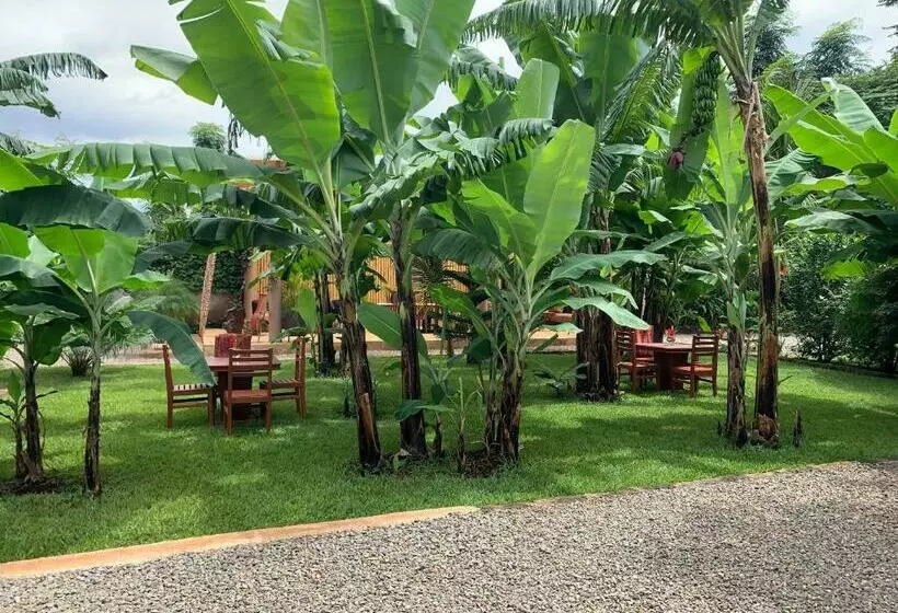 پانسیون Tulivu Kilimanjaro Retreat