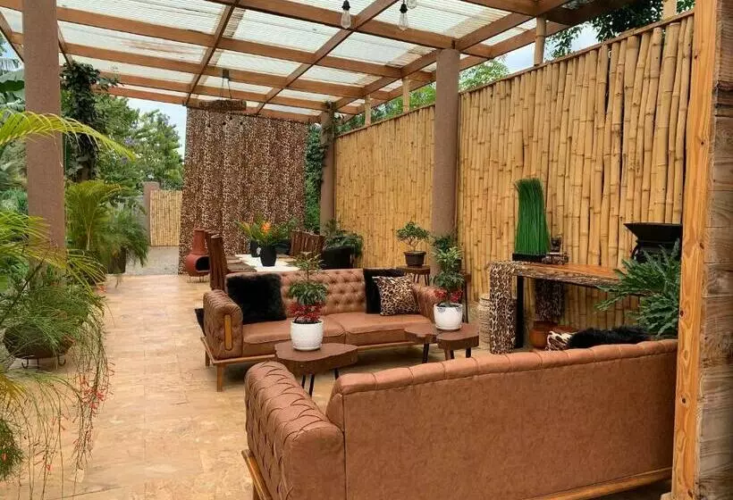 پانسیون Tulivu Kilimanjaro Retreat