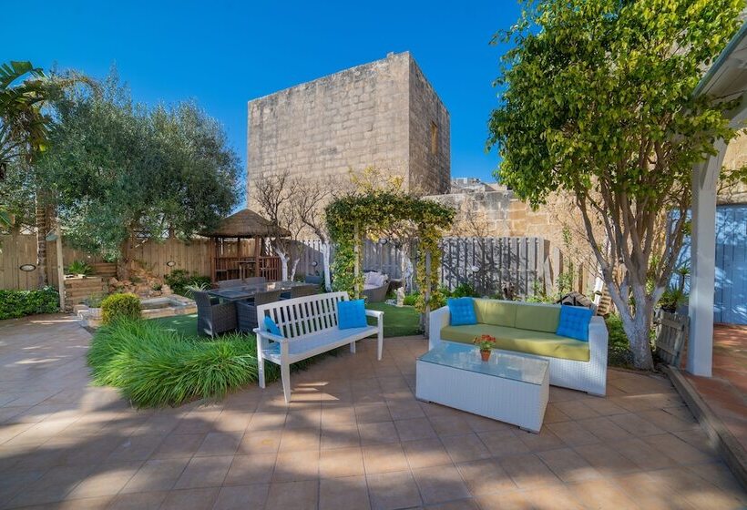 تختخواب و صبحانه Village Knights Accommodation