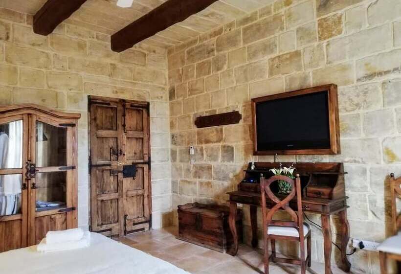 تختخواب و صبحانه Village Knights Accommodation