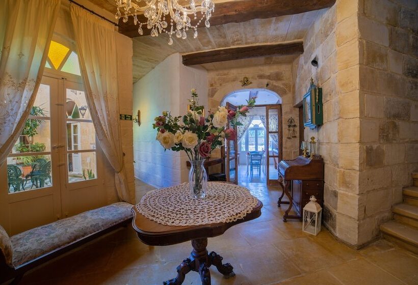 تختخواب و صبحانه Village Knights Accommodation