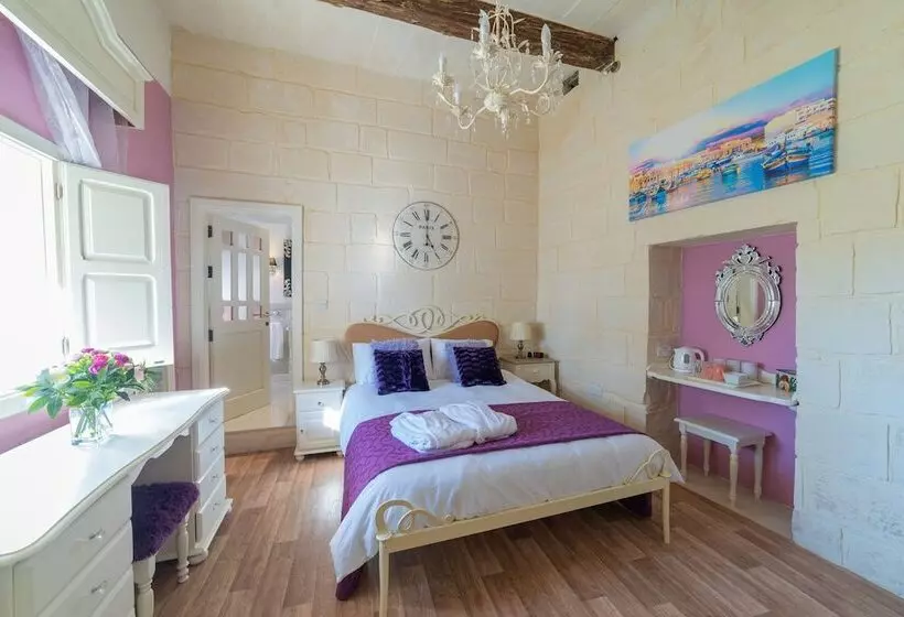 تختخواب و صبحانه Village Knights Accommodation