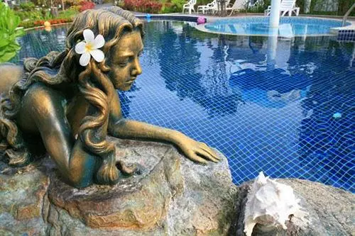 Baan Montra Beach Resort