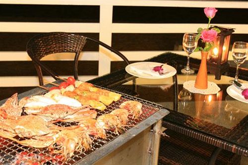 Baan Montra Beach Resort