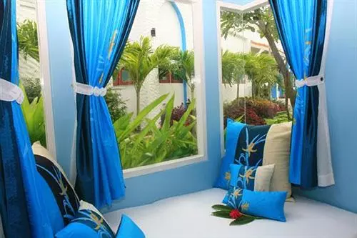 Baan Montra Beach Resort