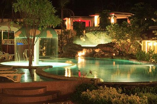 Baan Montra Beach Resort