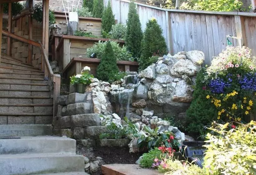 Bed and Breakfast Beachside Villa Luxury Suites And Vacation Rentals