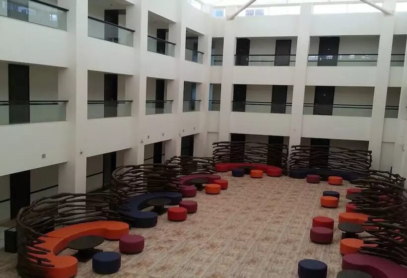 Отель Ambar Sarovar Portico