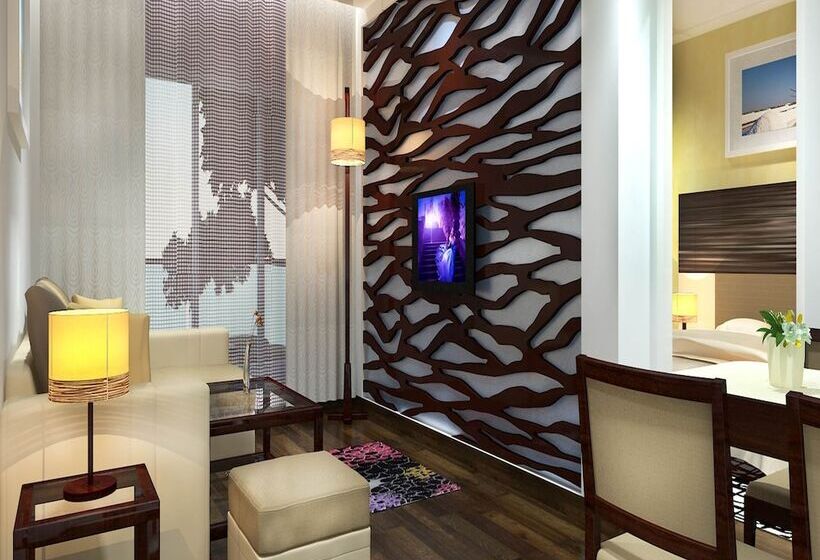 Отель Ambar Sarovar Portico