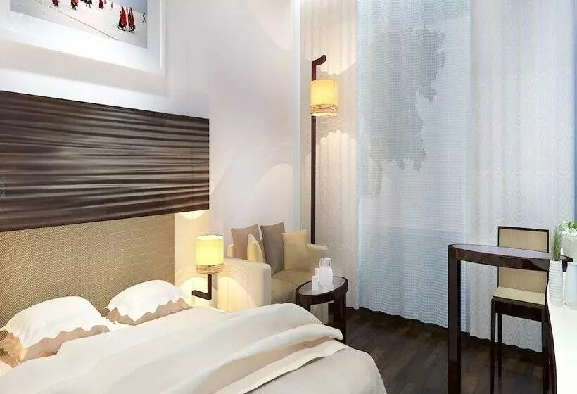 Отель Ambar Sarovar Portico