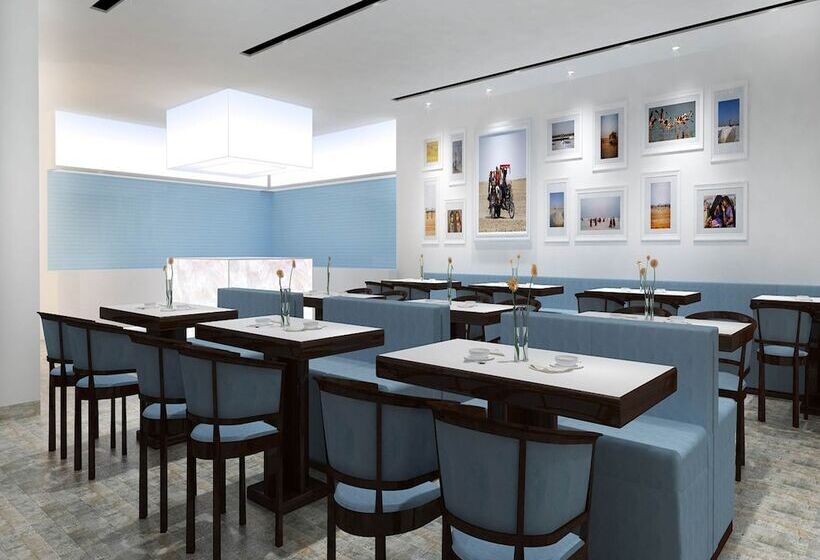 Отель Ambar Sarovar Portico